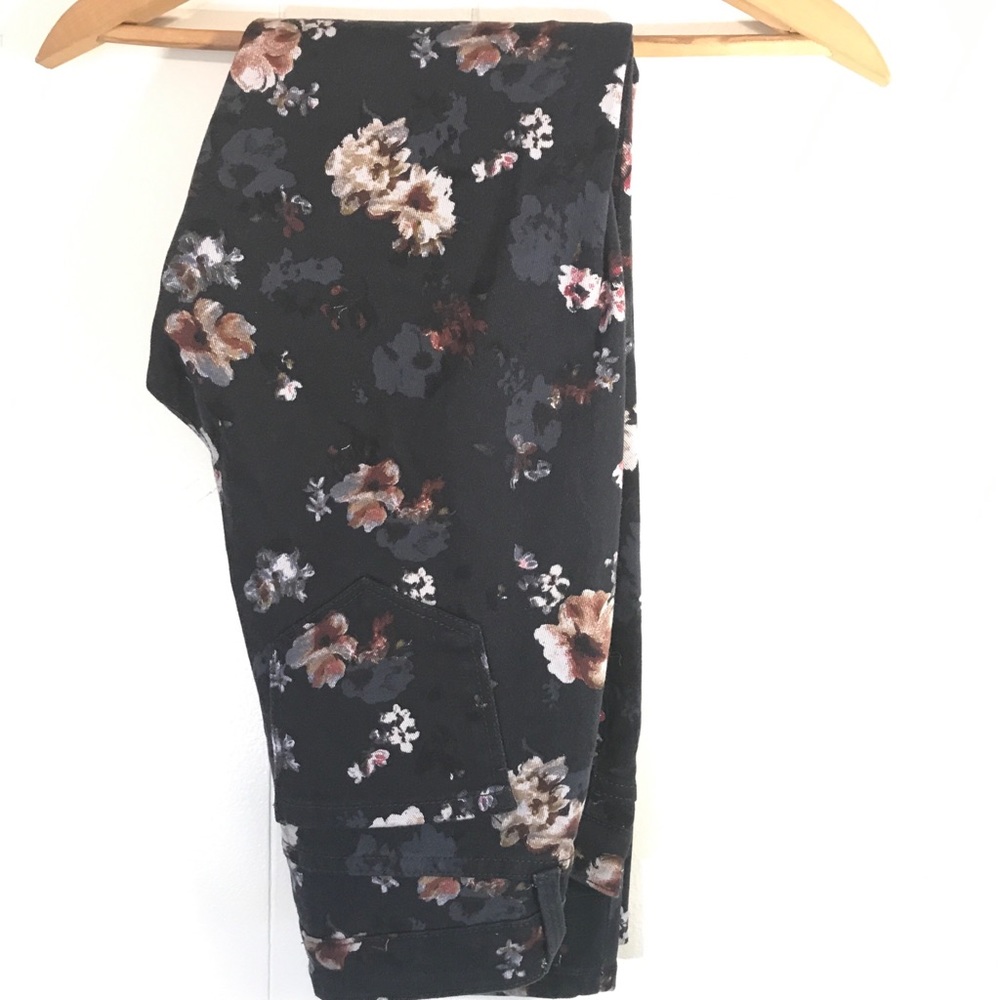 “Vintage America Blues” Boho Skinny Floral Jeans